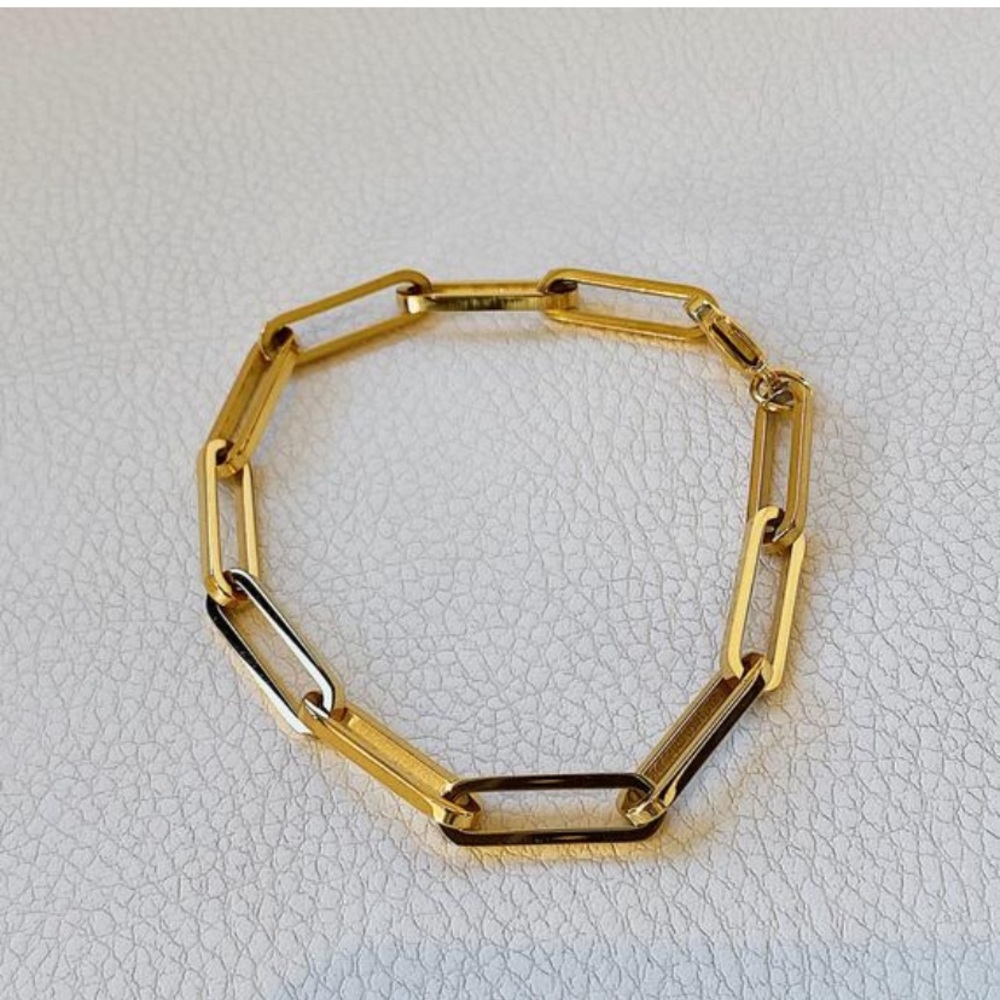 Gold Rectangular Link Chain Bracelet - Picture 7 of 7